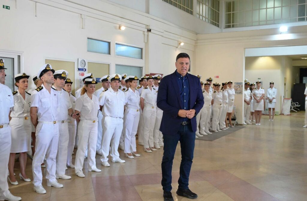 Κικίλιας: Το λιμάνι του Πειραιά ενισχύεται με άλλους 50 λιμενικούς