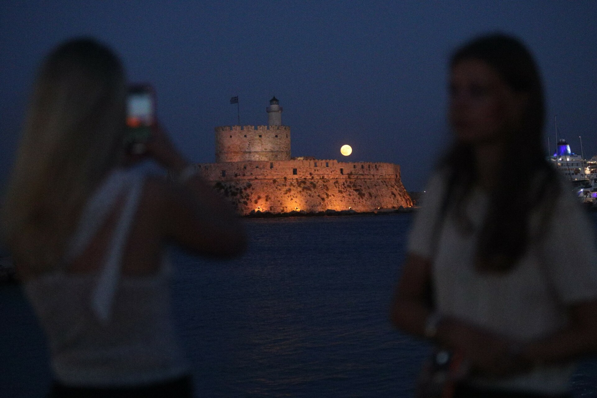 πανσεληνοσ ελαφιου