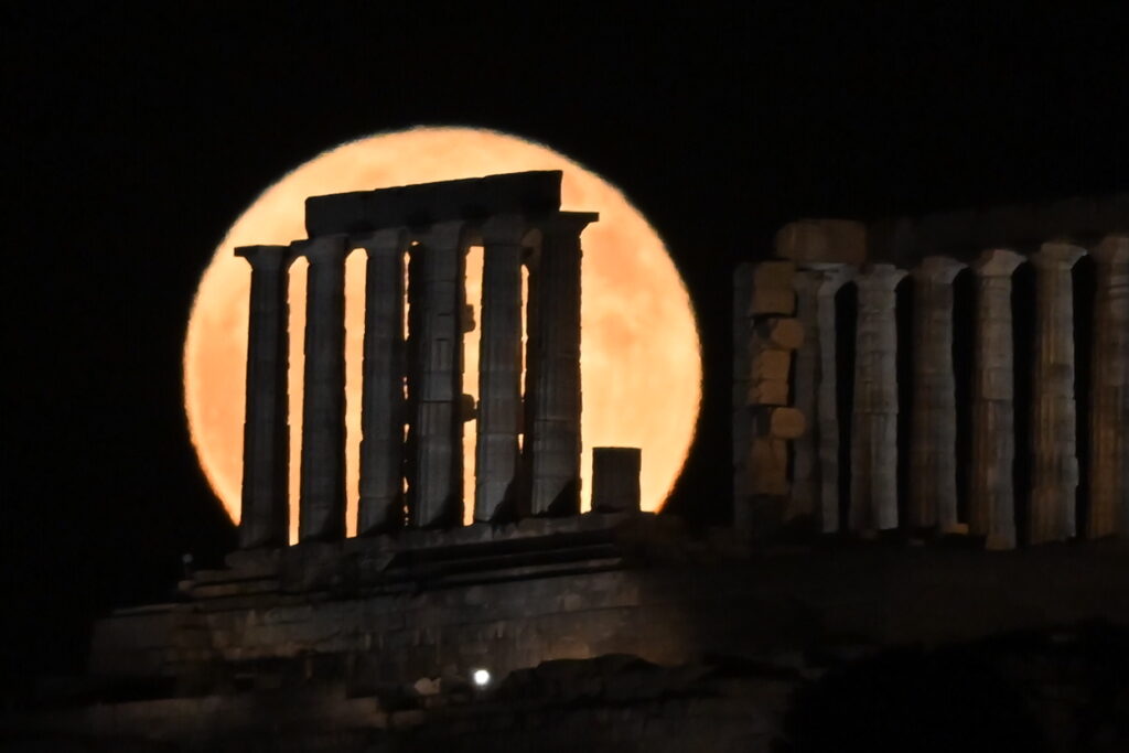 Πανσέληνος του Κόκκινου Ελαφιού: Πότε είναι τον Ιούλιο, γιατί ονομάστηκε έτσι