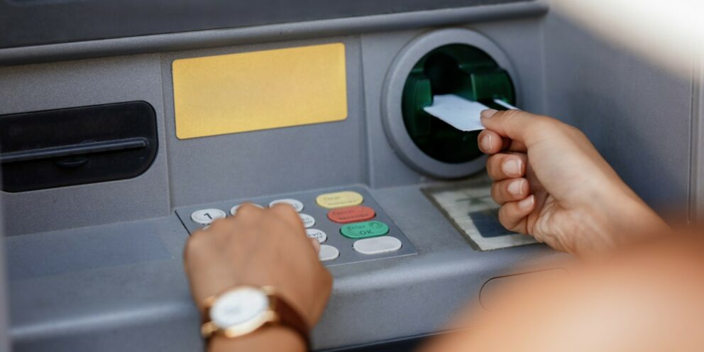 Τι πρέπει να γνωρίζουν οι συνταξιούχοι για τη φορολόγηση των αναδρομικών