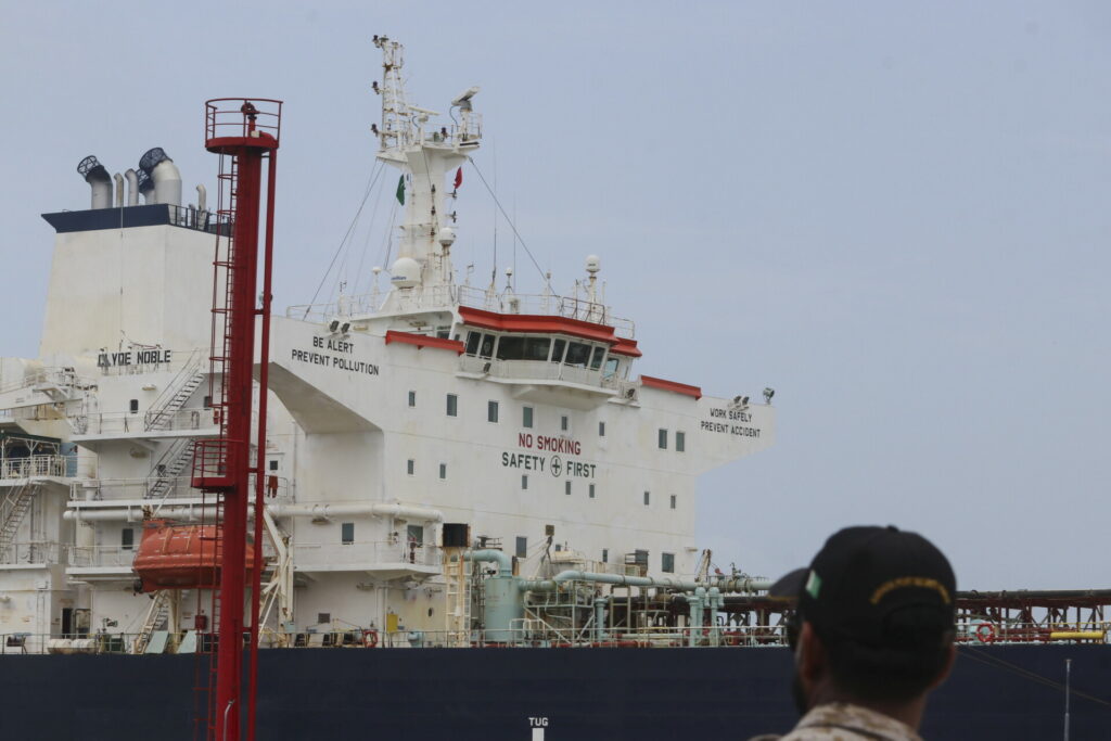 Ινδία: Τα κρατικά διυλιστήρια δεν αγοράζουν ρωσικό πετρέλαιο