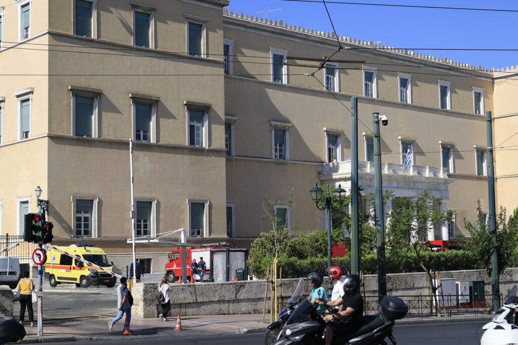 Φάρσα ο ύποπτος φάκελος που εντοπίστηκε στη Βουλή