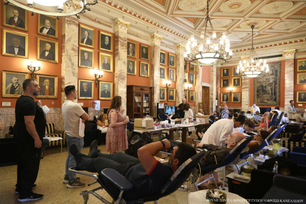 Βουλή: Μεγάλη ανταπόκριση των υπαλλήλων στις ανάγκες για αίμα