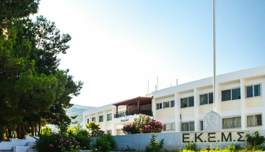 Το σούπερ μάρκετ του στρατού και τα δομικά πλεονεκτήματα έναντι των παραδοσιακών αλυσίδων