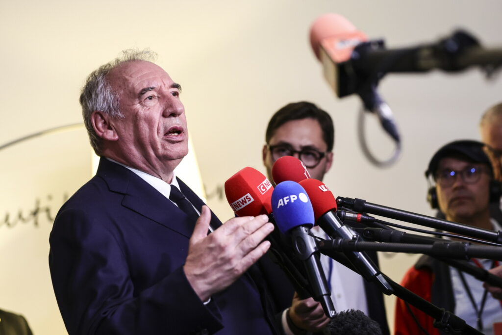 Πάνω από το 60% των Γάλλων θέλει εκλογές