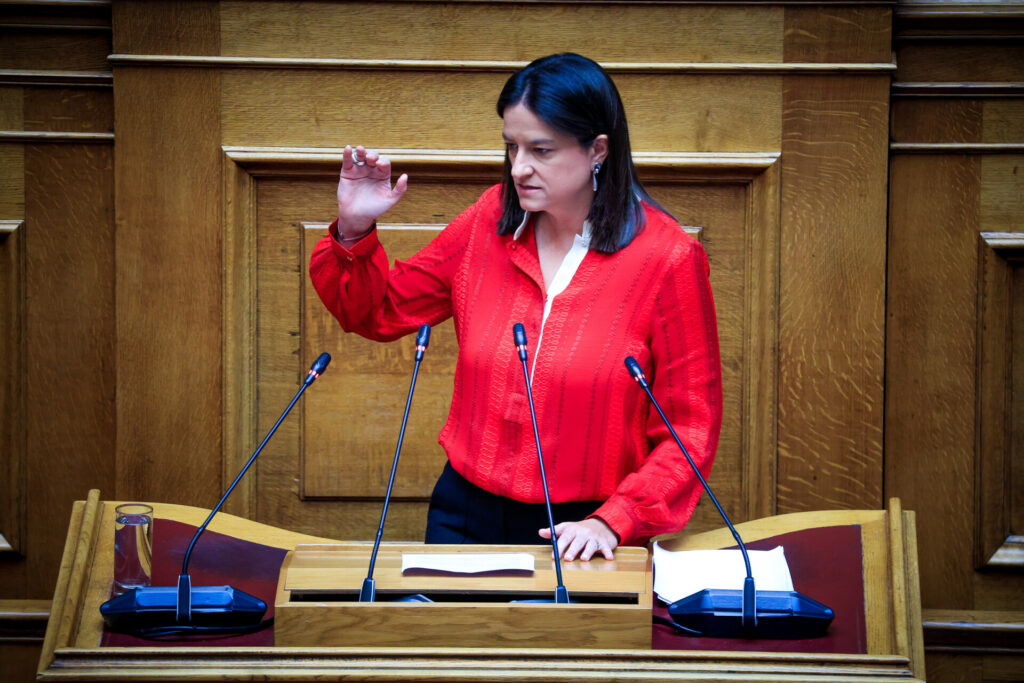 Eργασιακό νομοσχέδιο: Πέρασε με 158 “ναι” το 13ωρο