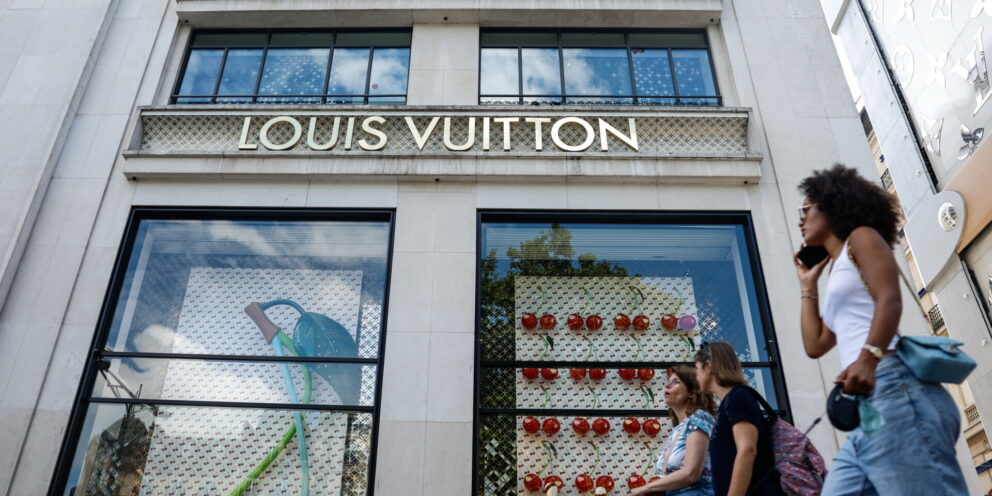 Kατέρρευσαν οι πωλήσεις Louis Vuitton και Dior στο γ’ τρίμηνο, “φτωχαίνει” ο κλάδος της πολυτέλειας