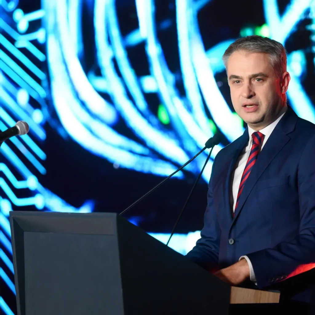 Πολωνία: Νέος φόρος 3% στις Big Tech παρά τις απειλές Τραμπ