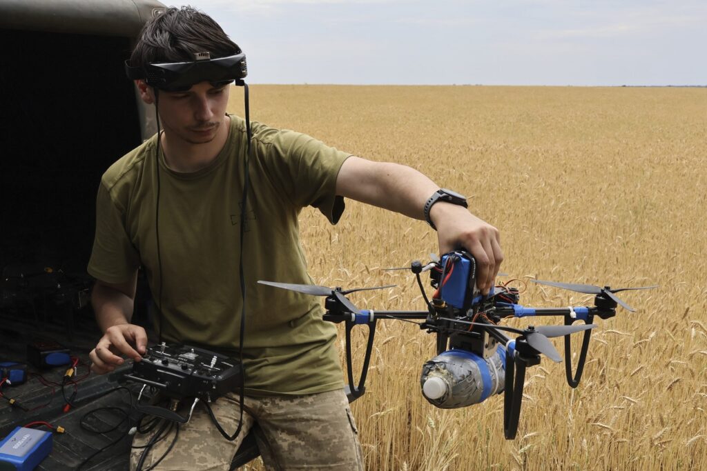 Μαθήματα πολέμου με drones από την Ουκρανία στην Ευρώπη, το νέο σκηνικό στην άμυνα