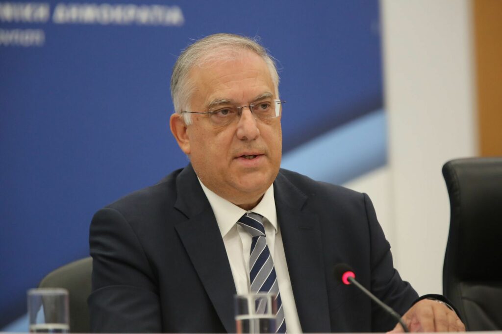 Εξώδικο Θεοδωρικάκου στην εφημερίδα Εστία