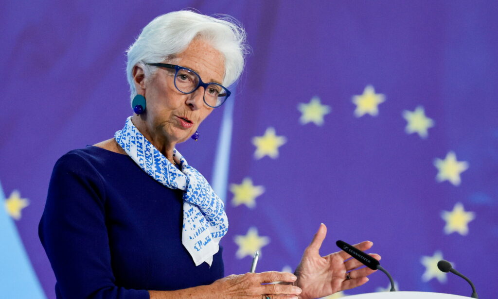 Λαγκάρντ: Βλέπει επιβράδυνση της ανάπτυξης στην Ευρωζώνη