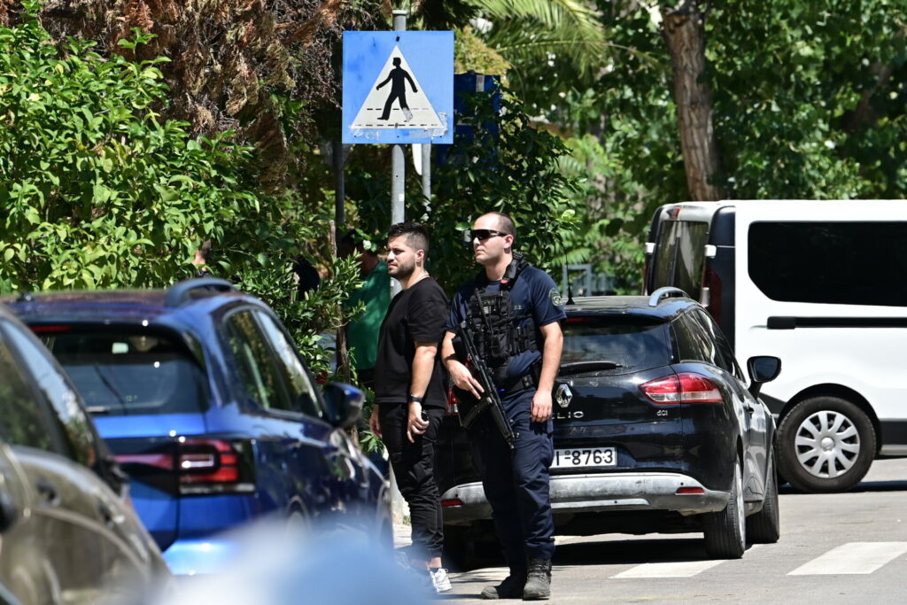 Χαλάνδρι: 47χρονη δολοφονήθηκε από τον σύντροφό της στην είσοδο πολυκατοικίας