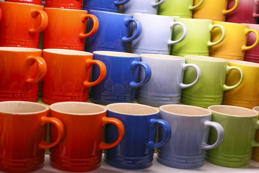 Le Creuset: Η Hermès της κουζίνας έγινε 100 και συνεχίζει ακάθεκτη