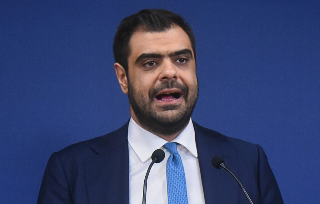 Μετωπική σύγκρουση του ΠΑΣΟΚ με τον Παύλο Μαρινάκη