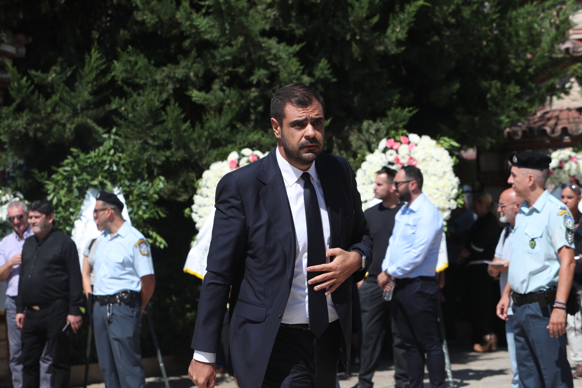 μαρινακης κηδεια βεσυρόπουλου