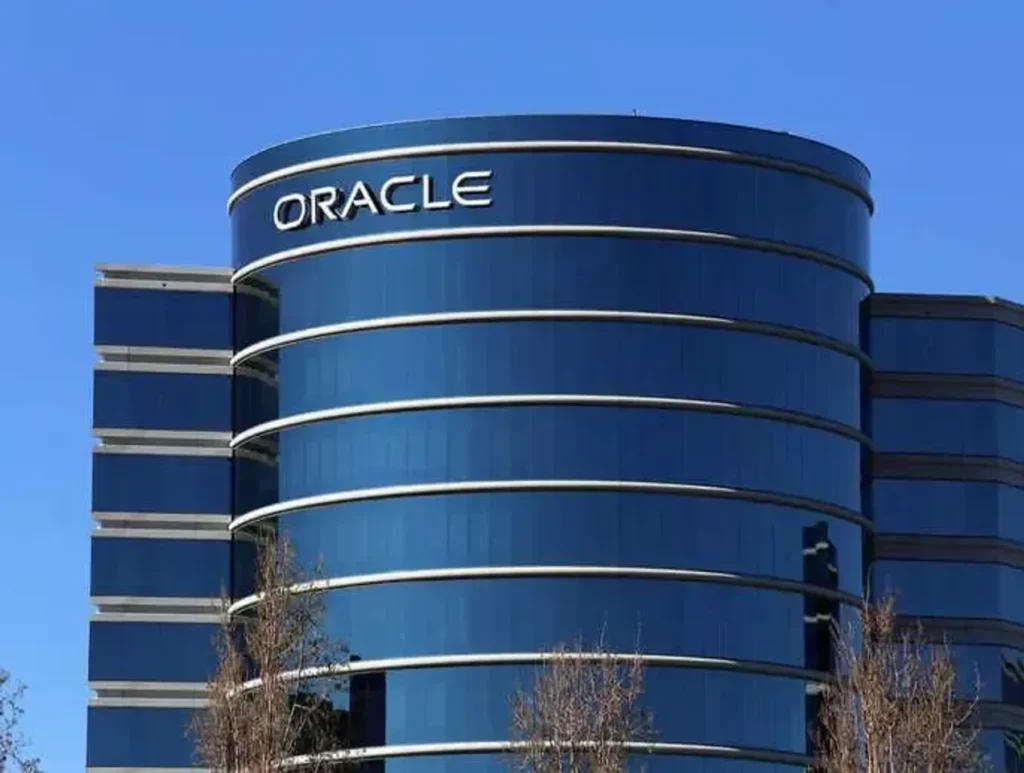 Oracle: Μαζικές απολύσεις σε μονάδες cloud λόγω υπέρβασης εξόδων AI