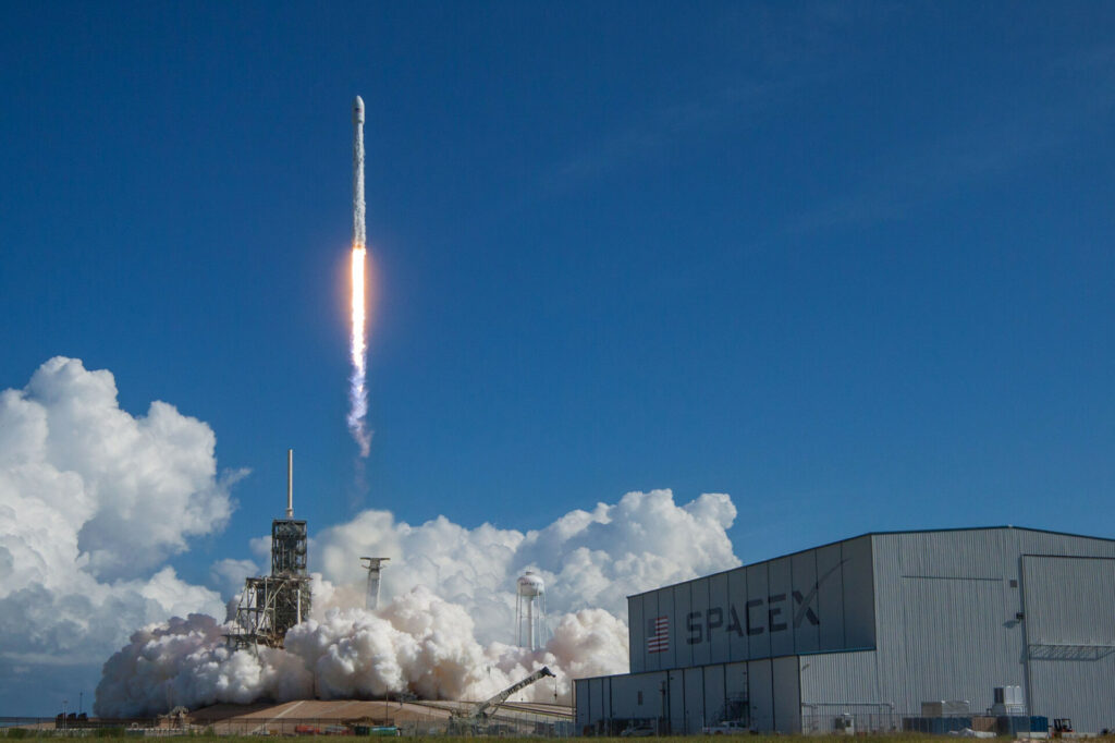 SpaceX: Eκτόξευσε διαστημικό μη επανδρωμένο στρατιωτικό αεροσκάφος των ΗΠΑ
