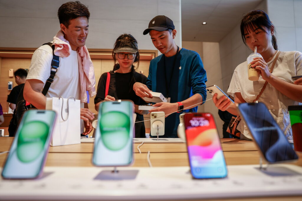Βουτιά 6% στις πωλήσεις iPhone στην Κίνα