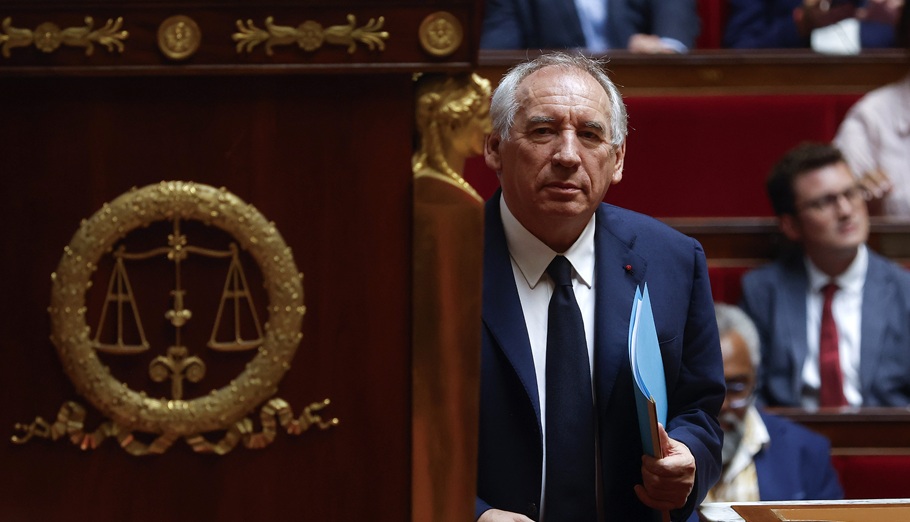 Γαλλία: Γιατί έπεσε η κυβέρνηση Μπαϊρού και τι θα ακολουθήσει