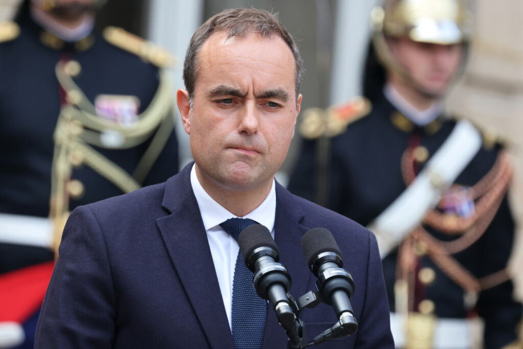 Η Γαλλία στοχεύει τους πλούσιους για να ξεφύγει από την παράλυση