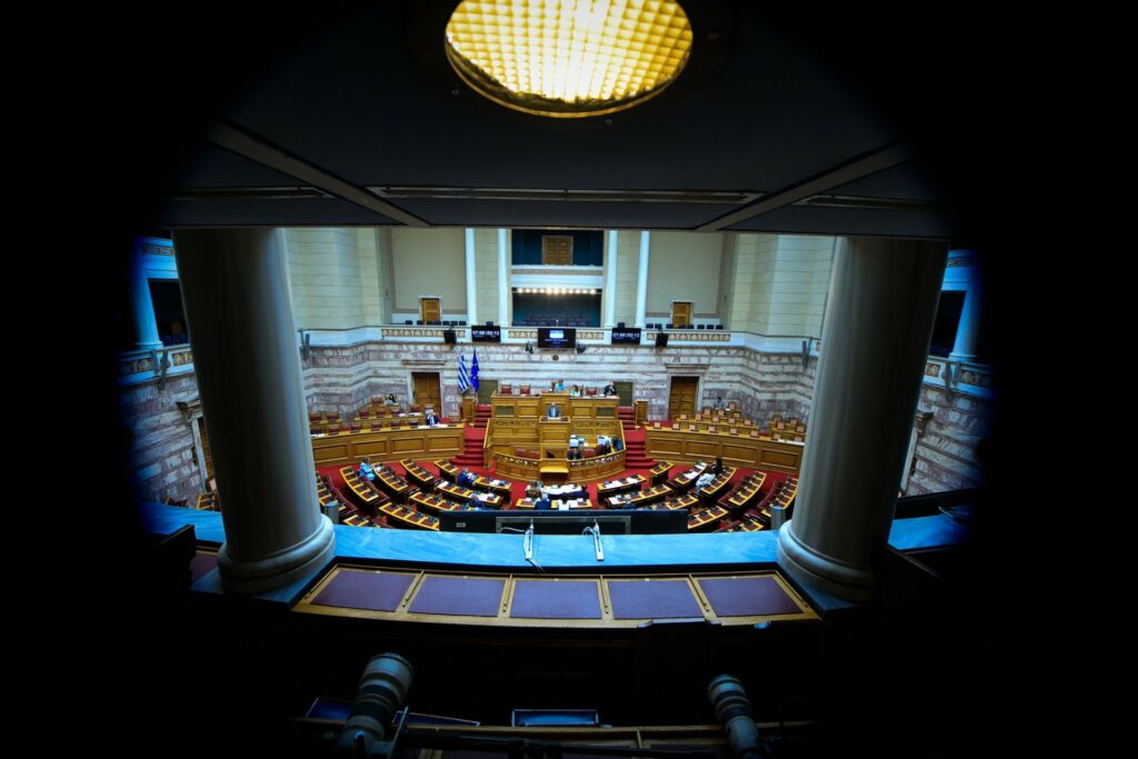 Με ποιους θα κυβερνήσει η ΝΔ αν δεν υπάρξει αυτοδυναμία στις επόμενες εκλογές και το νέο μίνι πακέτο παροχών που έρχεται τον Απρίλιο