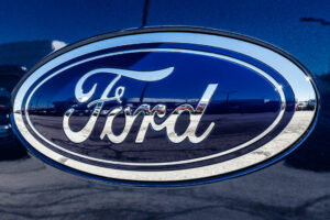 Ford: Ψαλίδι σε 1.000 θέσεις εργασίας – “Αγκάθι” η ηλεκτροκίνηση