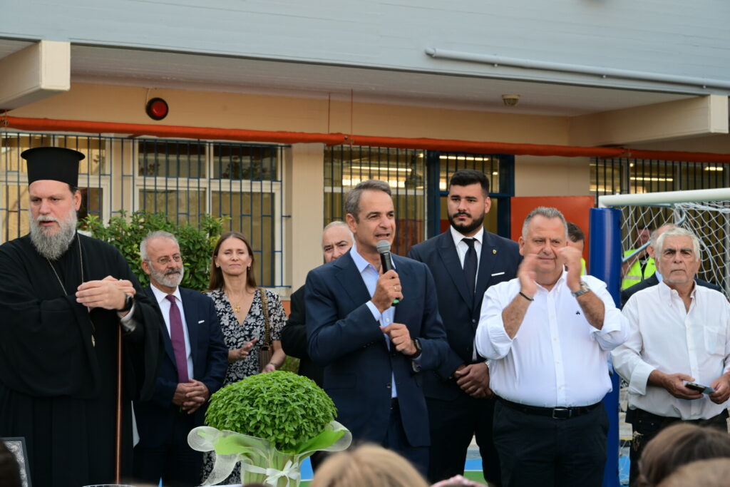 Μητσοτάκης: Υποδεχόμαστε τη νέα σχολική χρονιά με 431 ανακαινισμένα σχολεία