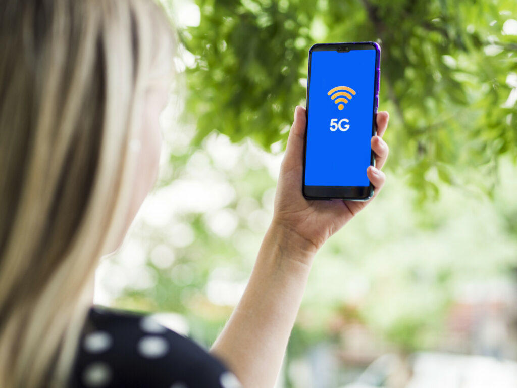 Ericsson και Nokia ανέλαβαν έργο 2,29 δισ. για 5G στη Βρετανία
