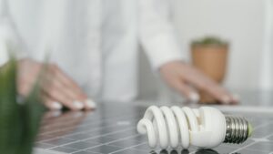Ρεύμα: Το δίλημμα των καταναλωτών με τη λήξη των φθηνών μπλε τιμολογίων