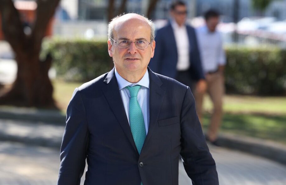 Χατζηδάκης: Φορολογική μεταρρύθμιση με έμφαση σε οικογένεια και μεσαία τάξη