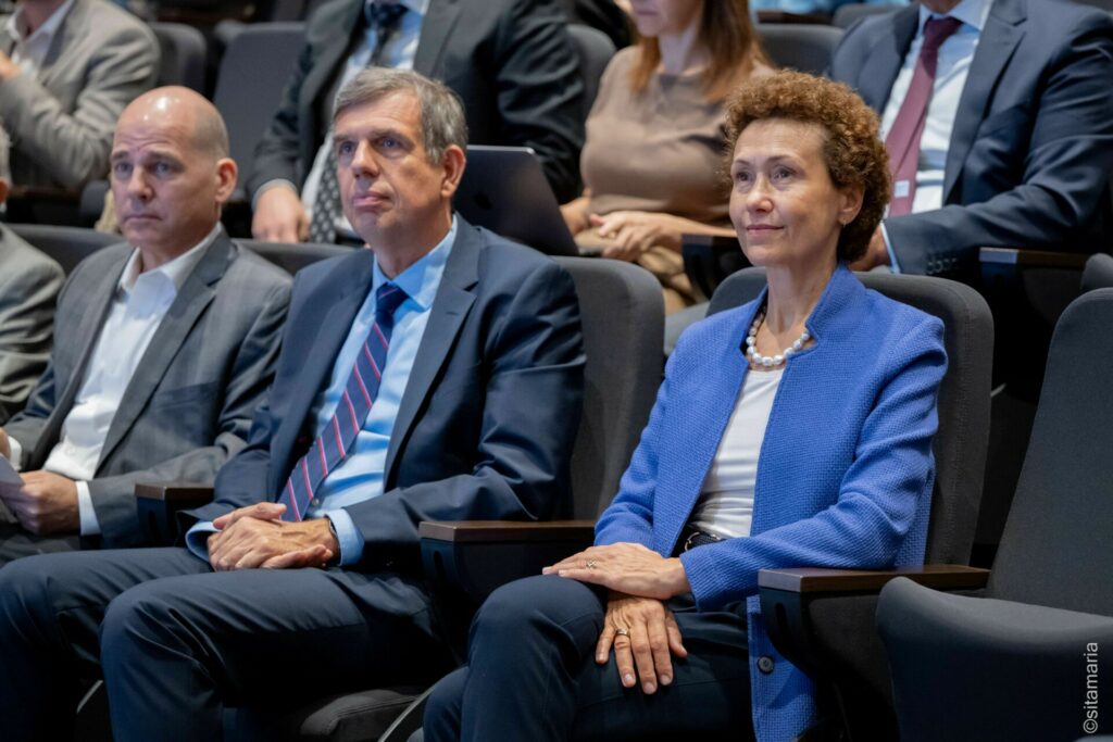 Πώς οι επιχειρήσεις μπορούν να αντιμετωπίσουν τα fake news