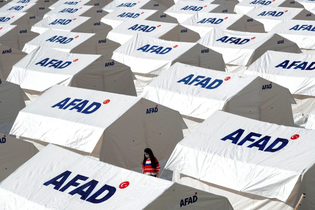 Τουρκία: Συμμετέχει στις έρευνες για εντοπισμό νεκρών στα συντρίμμια της Γάζας