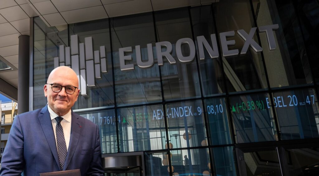 Πρεμιέρα στη δημόσια πρόταση του Euronext για την ΕΧΑΕ, οι γκρίζες ζώνες στο προσχέδιο του νέου προϋπολογισμού, το μήνυμα του Prem Watsa και το δύσκολο διακύβευμα για την ΕΖΑ