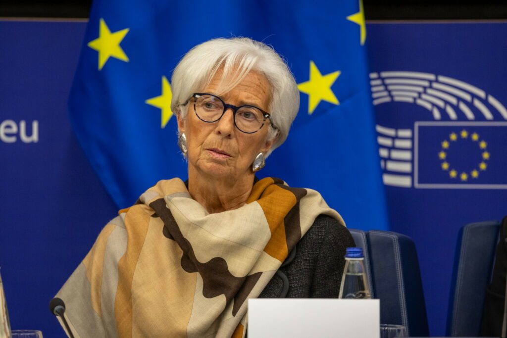 Λαγκάρντ: Δεν μπορεί να μιλήσω για τέλος στις μειώσεις επιτοκίων