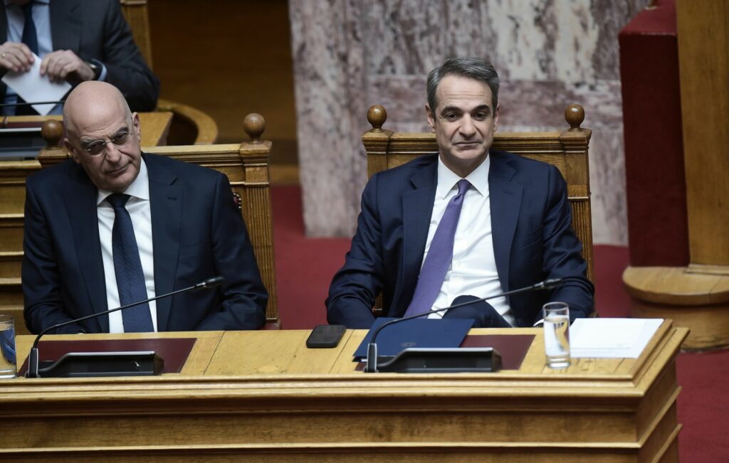 Η επικείμενη συνάντηση Μητσοτάκη με Δένδια, οι προβλέψεις και οι βλέψεις του Καραμανλή, το πολιτικό μέλλον του Στουρνάρα και οι βολεμένοι του Χατζηδάκη