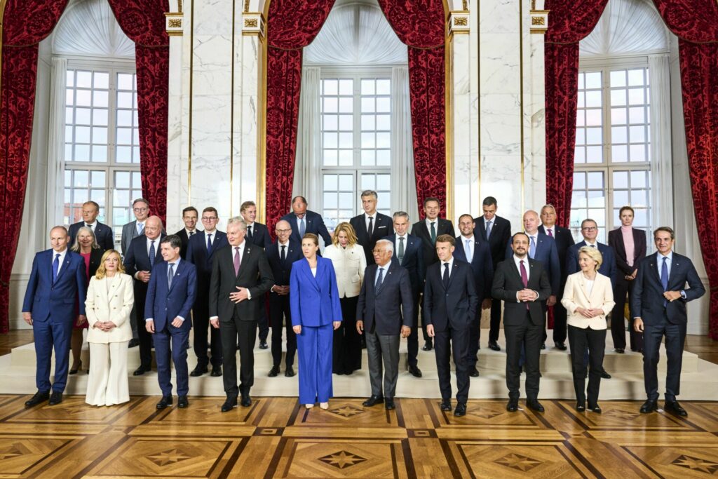 Politico: 5 πράγματα που μάθαμε από τη Σύνοδο Κορυφής της ΕΕ στην Κοπεγχάγη