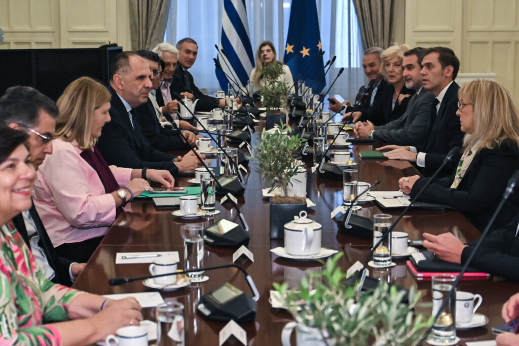 Γεραπετρίτης: Ενημερώνει τα κόμματα για τις επαφές στη ΓΣ του ΟΗΕ