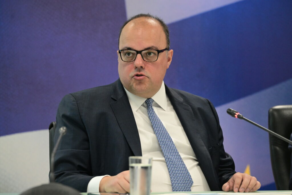 ασανσερ λευτερης κρητικος