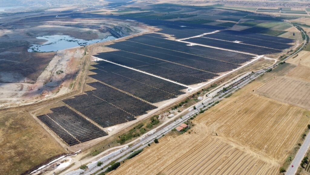 ΔΕΗ: Στο 90% η κατασκευή των φωτοβολταϊκών της Δυτικής Μακεδονίας