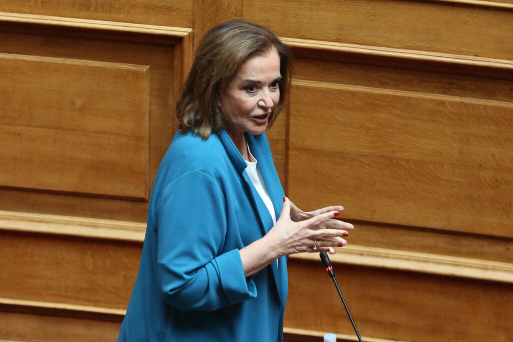 Το πέσιμο της Ντόρας στον υπουργό… Θάλασσας, η αυστηρή επιλογή στελεχών του ΣΥΡΙΖΑ από τον Αλέξη και οι καινούριες business του Αλαφούζου