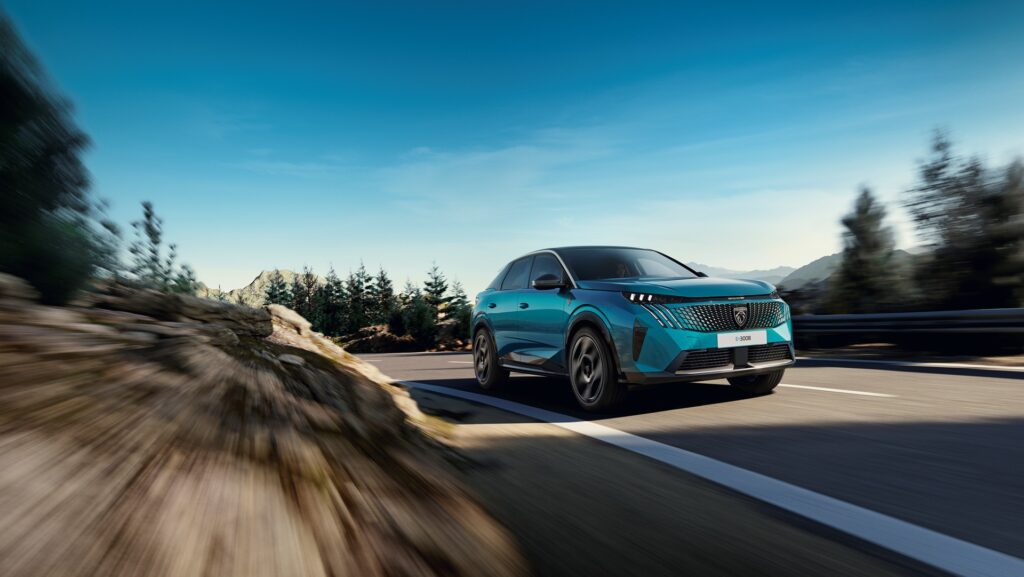 Peugeot E-3008: Πόσο κοστίζει στην Ελλάδα η κορυφαία τετρακίνητη έκδοση με τους 325 ίππους