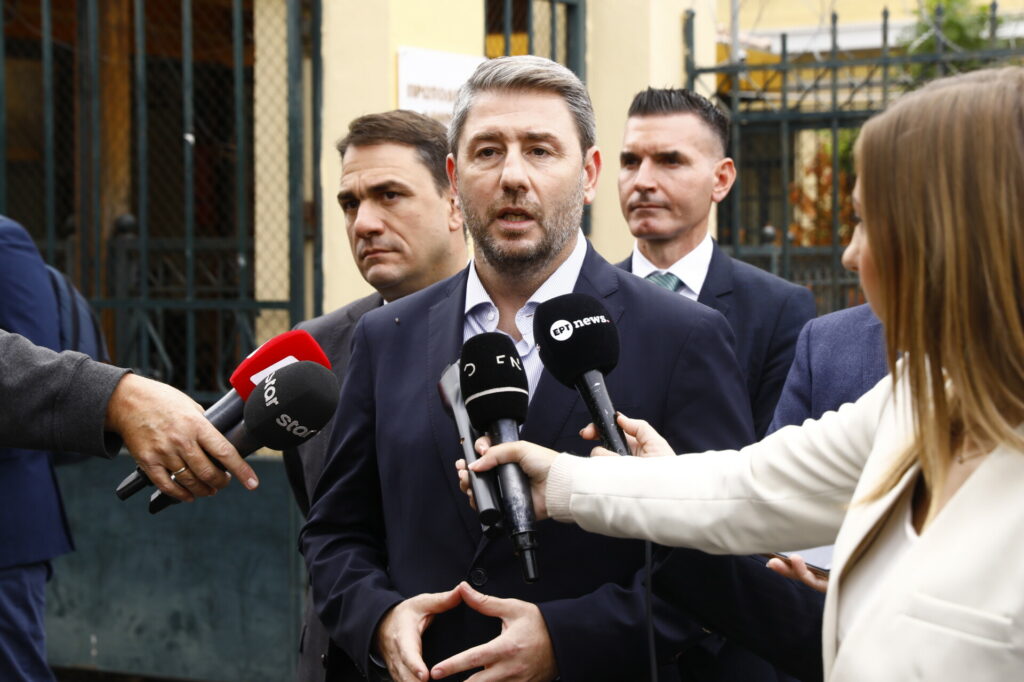 Υποκλοπές: Ο Ανδρουλάκης πρώτος μάρτυρας στη δίκη, σφοδρή επίθεση στην κυβέρνηση
