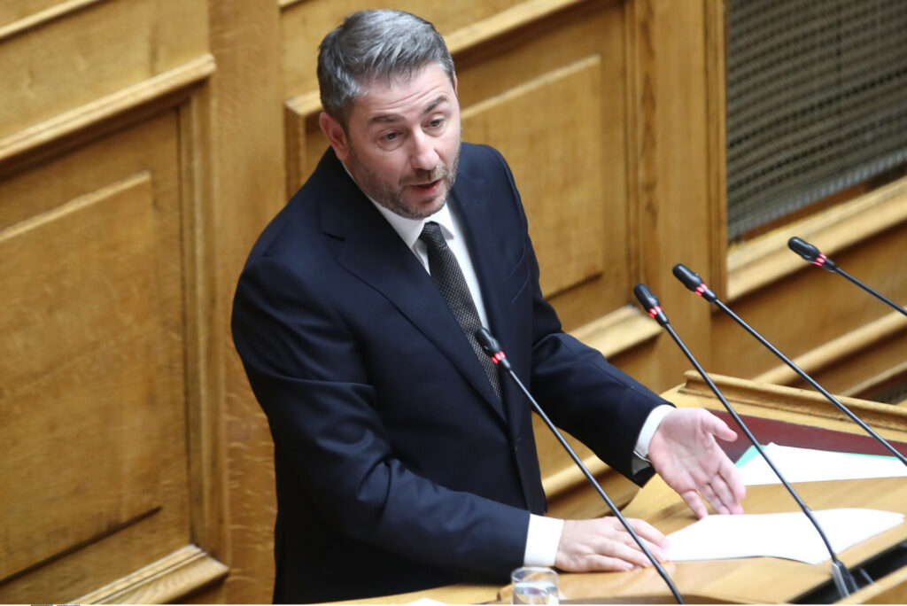 Ο Ανδρουλάκης υπερασπίζεται τον Μπουνάκη: “Προσπαθείτε να λερώσετε τίμια στελέχη”