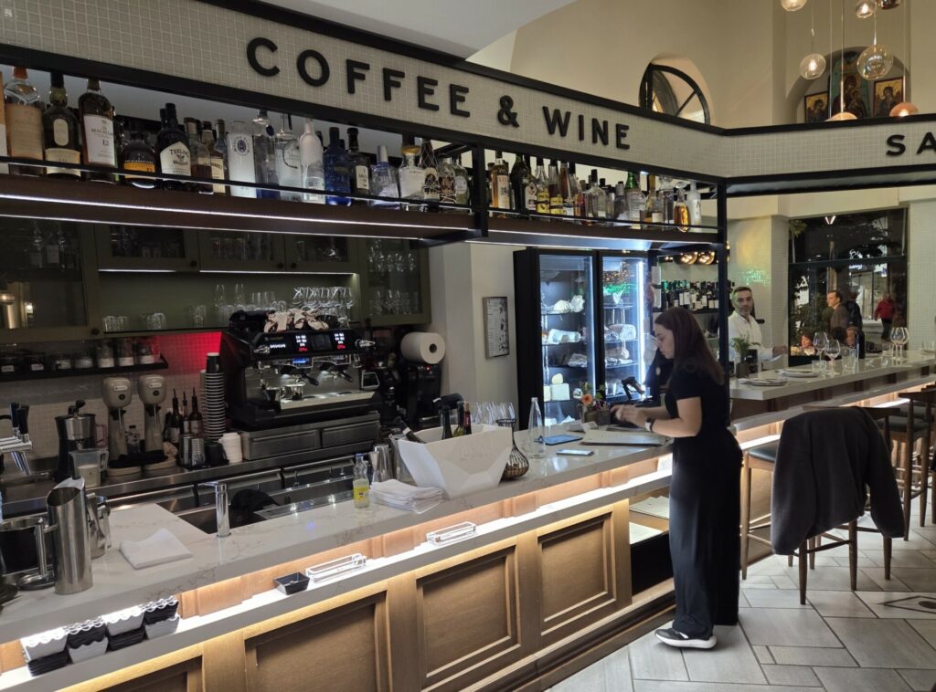 Ateno Cook & Deli – Δημιουργική ελληνικότητα ακόμα και στις ατέλειες
