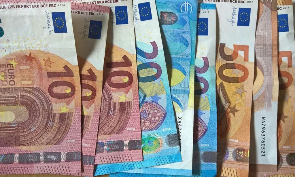 Επίδομα 250 ευρώ: Πότε θα δοθεί, οι δικαιούχοι συνταξιούχοι