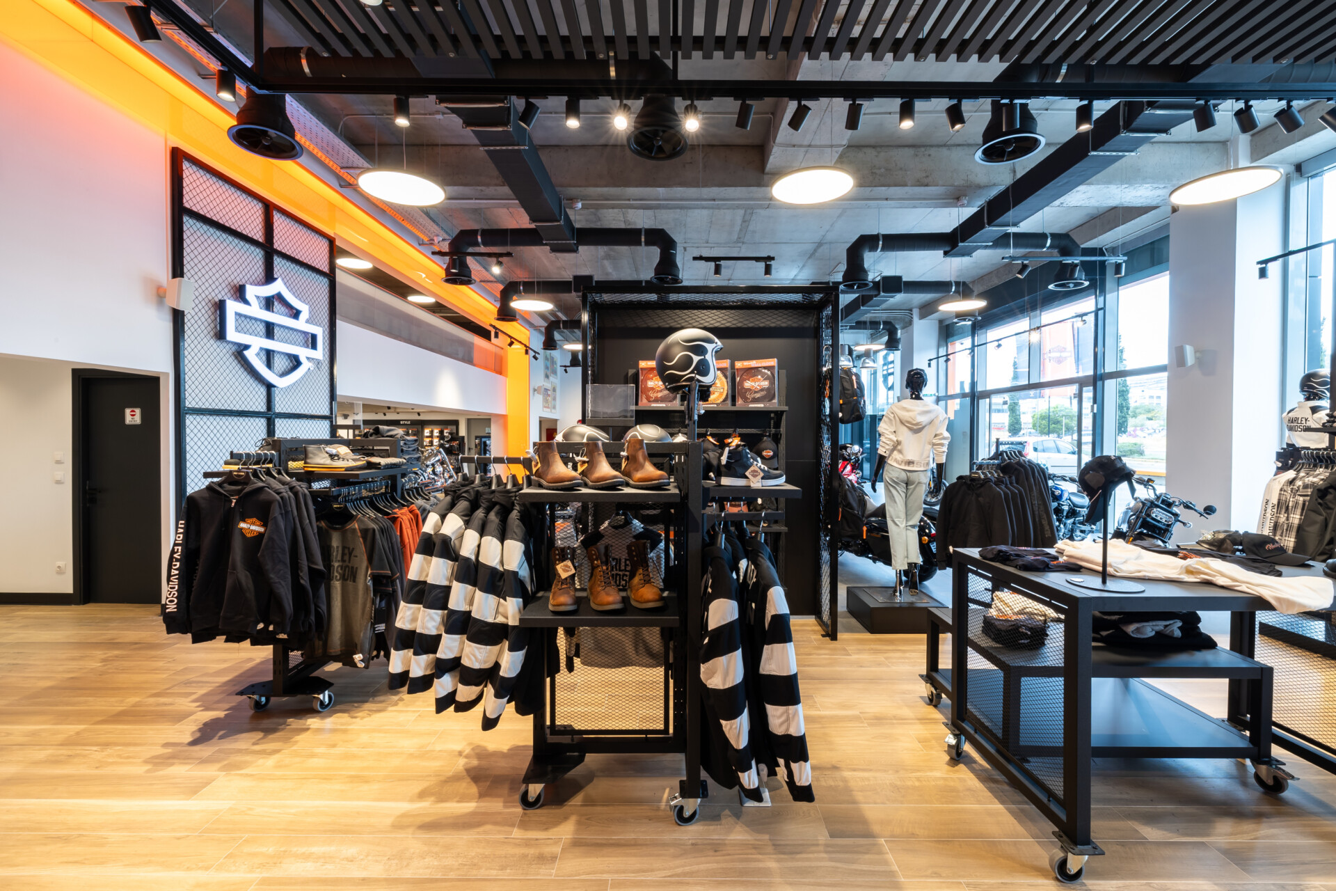 Άνοιξε το νέο επίσημο κατάστημα Harley Davidson στην Αττική