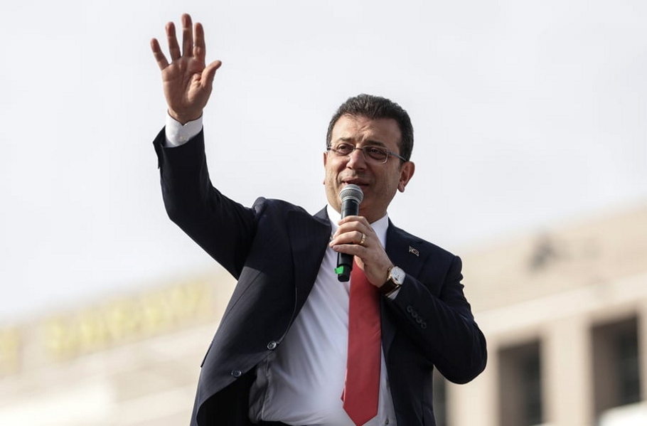 Ο Ιμάμογλου κατηγορείται και για “πολιτική κατασκοπεία”