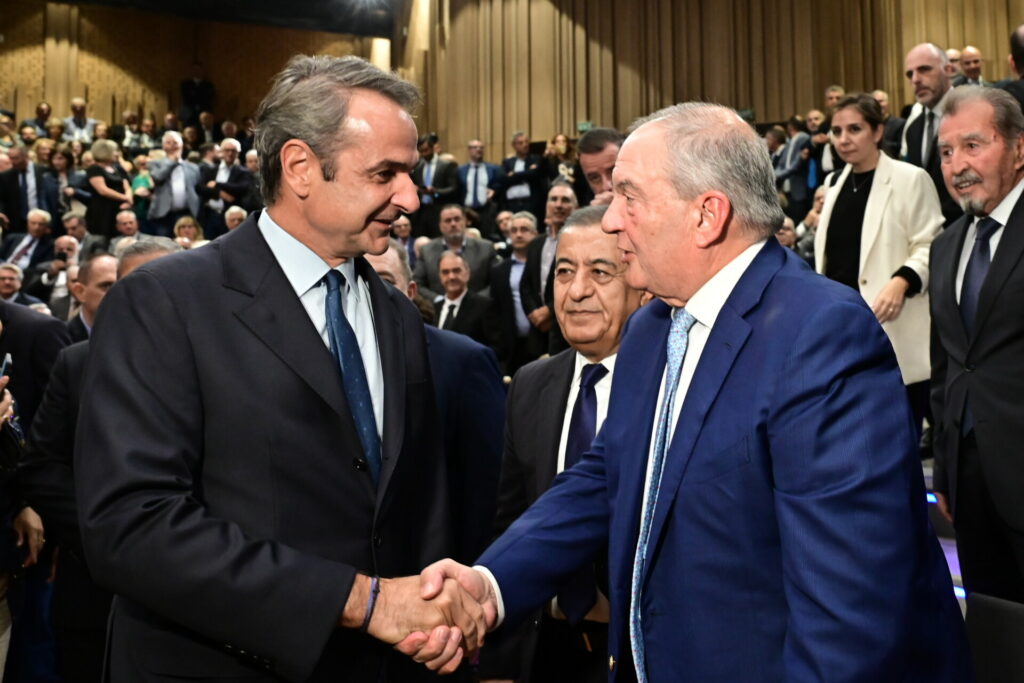 “Καμπανάκι” Καραμανλή για τη λειτουργεία των θεσμών στην Ελλάδα