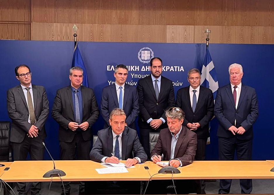 Κεφαλονιά: Υπεγράφη η σύμβαση για την επισκευή σεισμόπληκτων εργατικών κατοικιών στο Ληξούρι