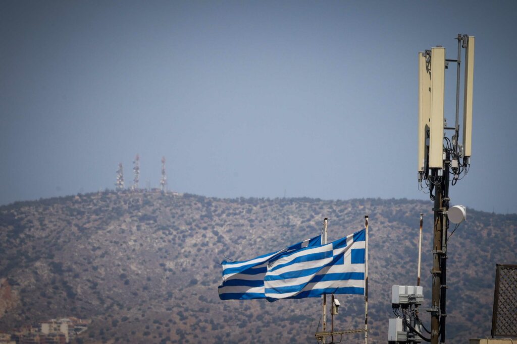 Οι τέσσερις ρυθμίσεις της κυβέρνησης για τις εταιρείες τηλεπικοινωνιών